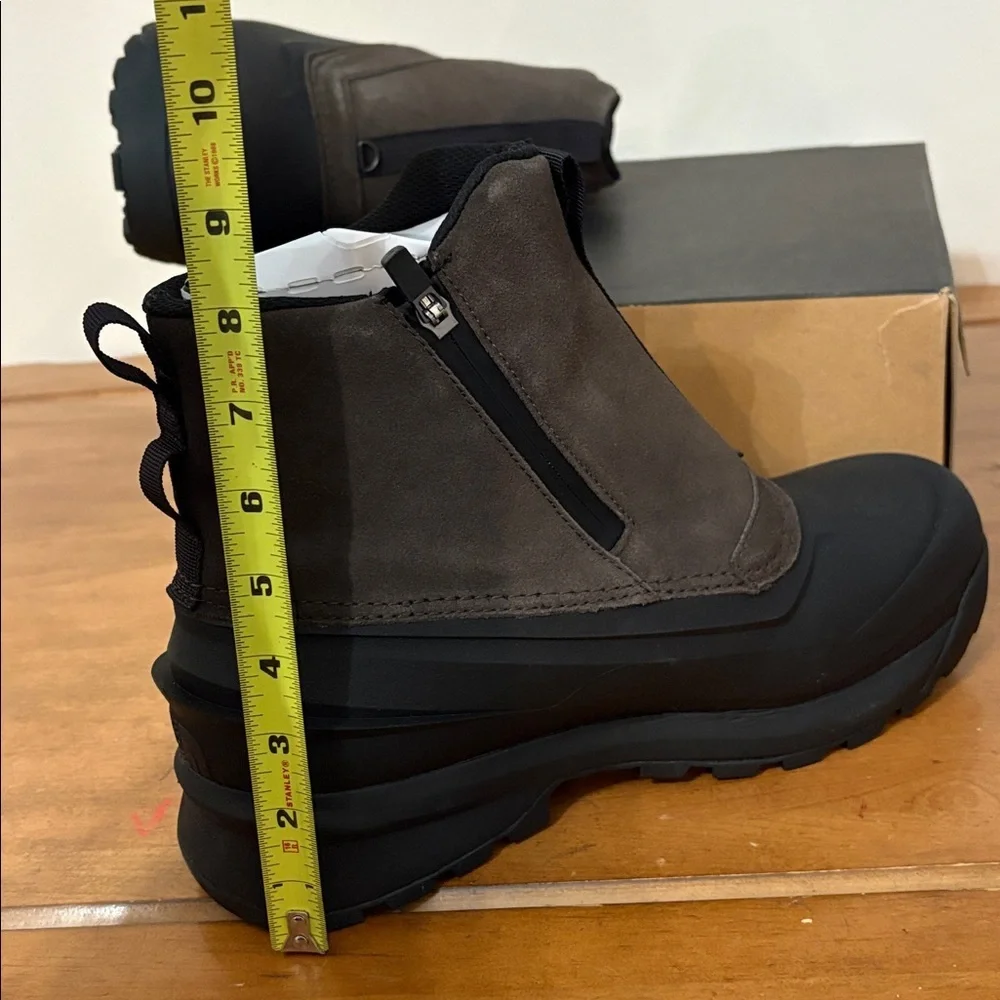The North Face NWT Chilkat VZip Dark Brown and Black Snow Rain Boots Size 12.5